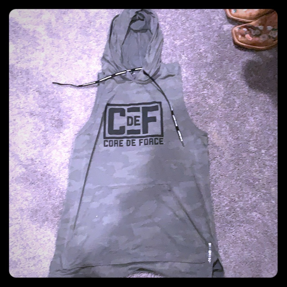 Beachbody sleeveless hoodie core de force